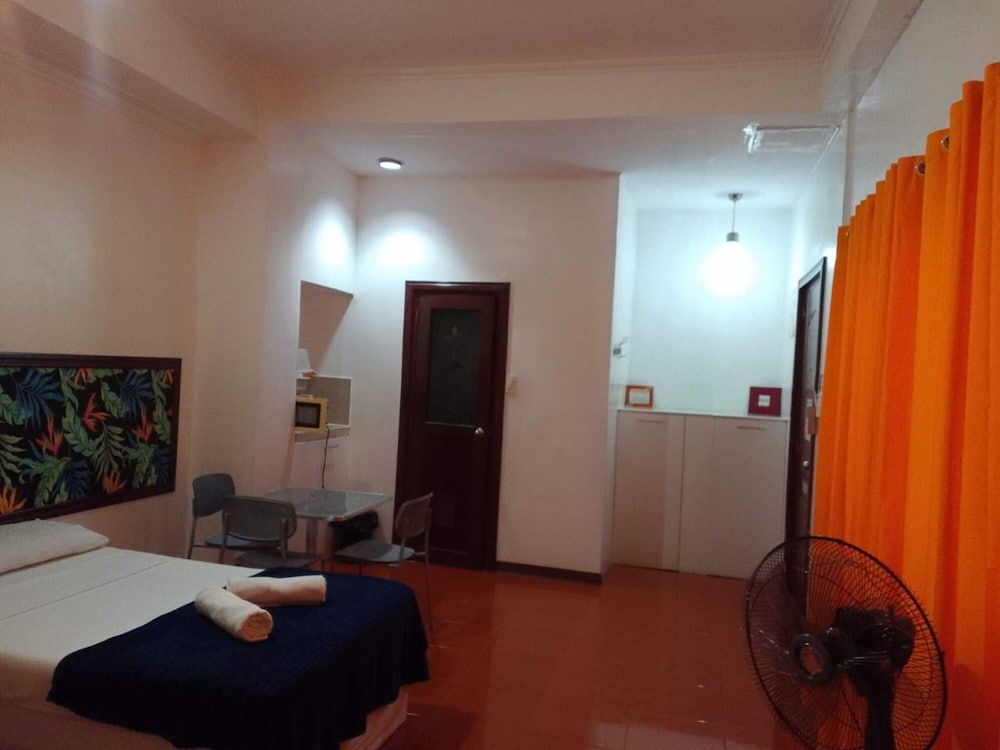 Big Brother Condotel Basic Room, 2 Double Beds, Non Smoking, Private Bathroom 4