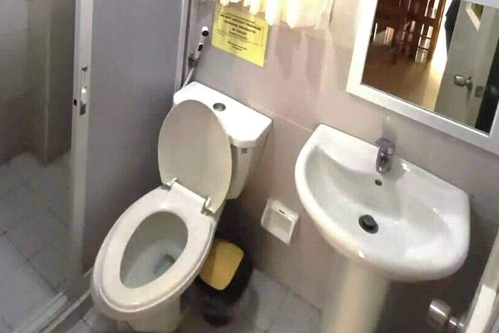 Empress Island Hotel Family Room, 2 Queen Beds 5