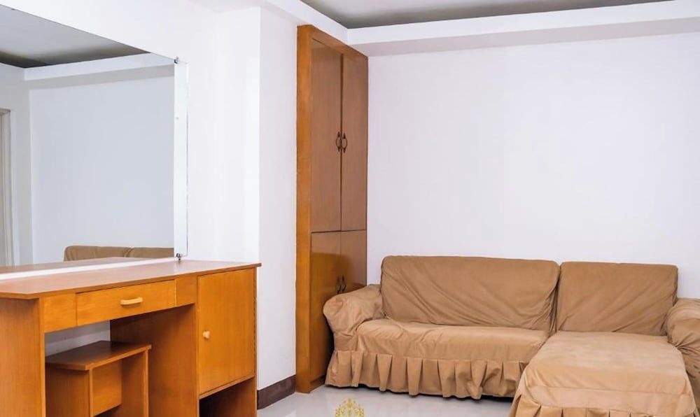 Empress Island Hotel Deluxe Room 5