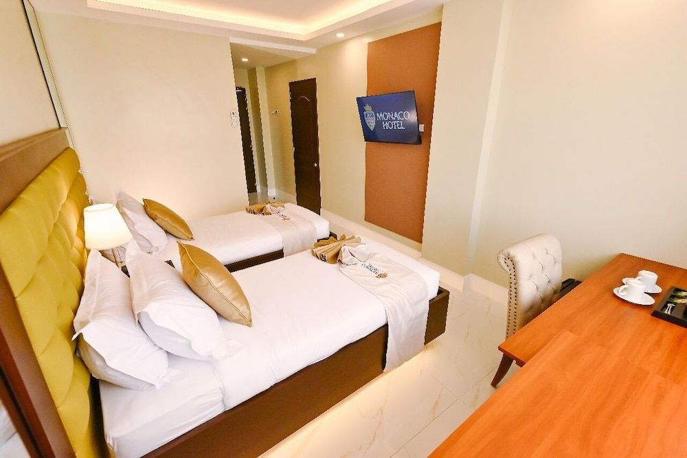 Monaco Hotel Deluxe Twin Room 2