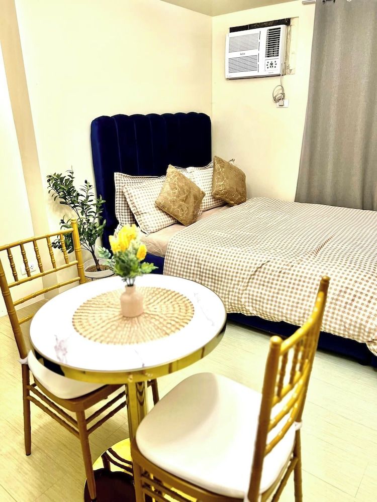 Comfort Condo, City View