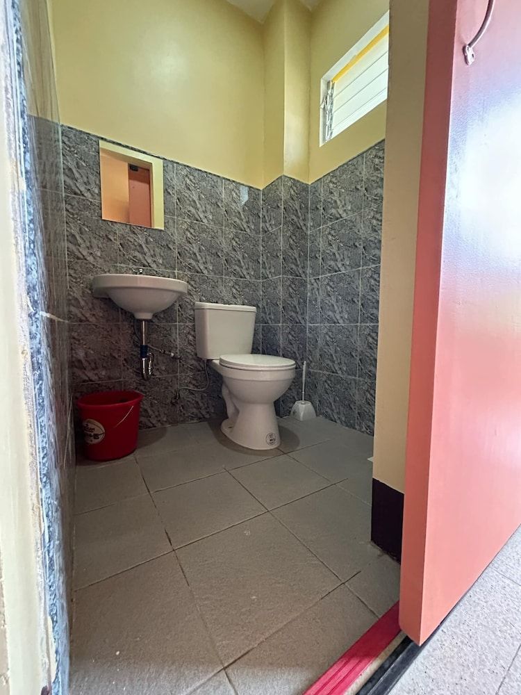 Happy Inn - Capitol Deluxe Double Room 6