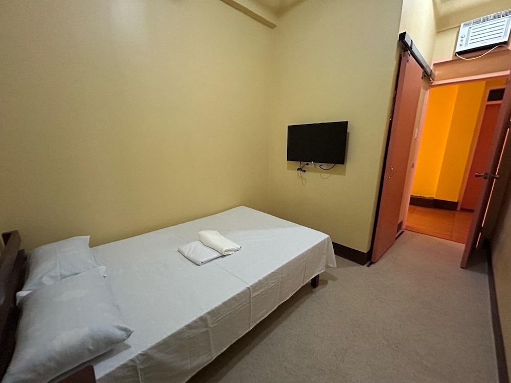 Happy Inn - Capitol Deluxe Double Room 4