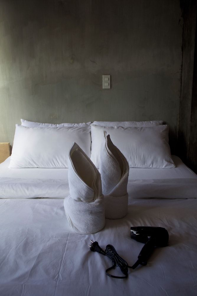 Ohayo Siargao Quadruple Room 8