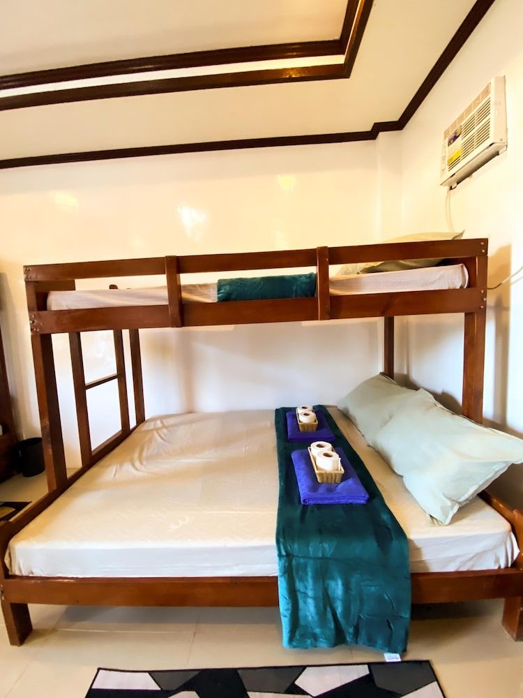 Hapitanan Siargao Comfort Shared Dormitory, Balcony, Garden View 4