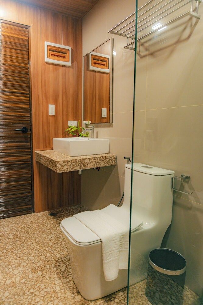 The Dome Hotel Puerto Princesa Premier Double Room, Non Smoking, Beach View 13