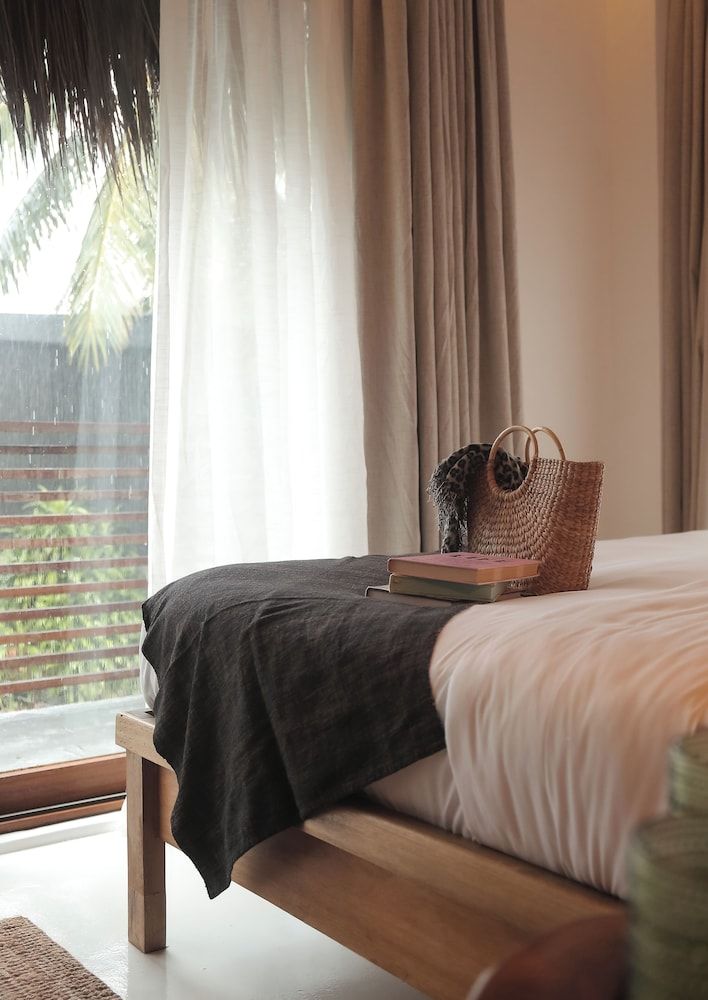 The KAZA Boutique Hotel Deluxe Studio, 1 King Bed, Balcony 3