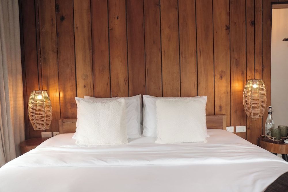 The KAZA Boutique Hotel Deluxe Studio, 1 King Bed, Balcony 4