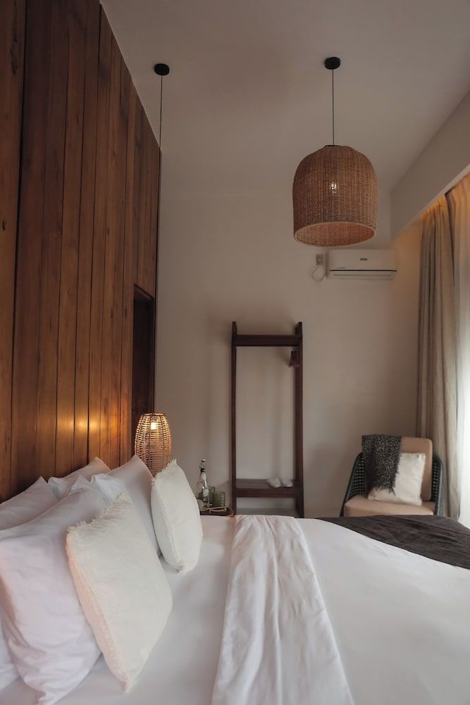 The KAZA Boutique Hotel Deluxe Studio, 1 King Bed, Balcony 18