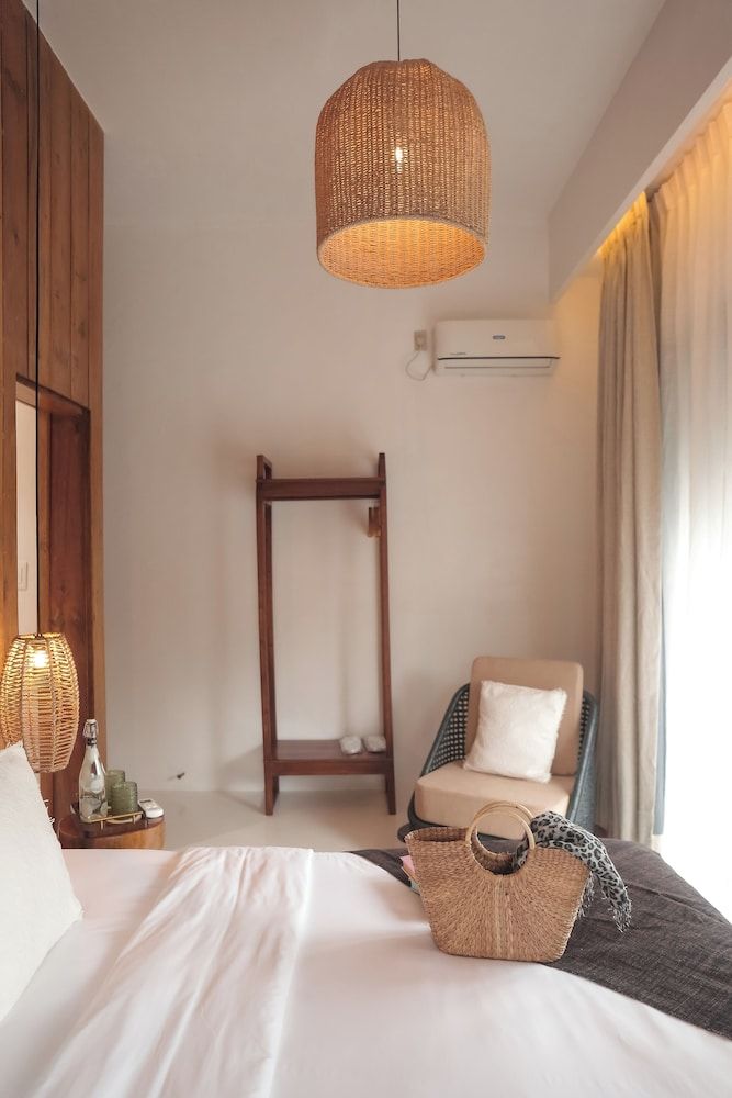 The KAZA Boutique Hotel Deluxe Studio, 1 King Bed, Balcony 8