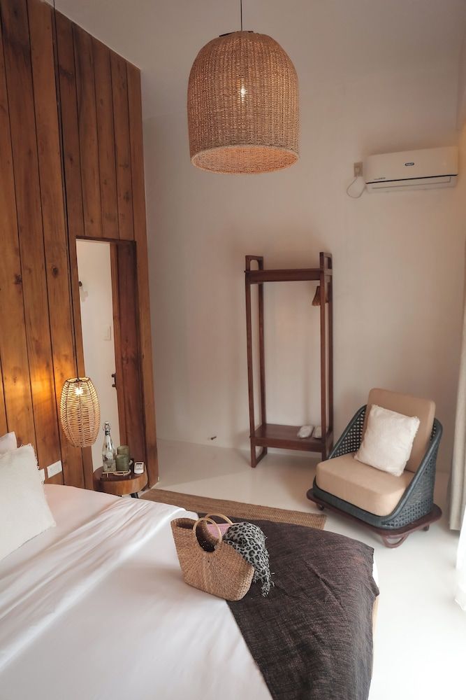 The KAZA Boutique Hotel Deluxe Studio, 1 King Bed, Balcony 16
