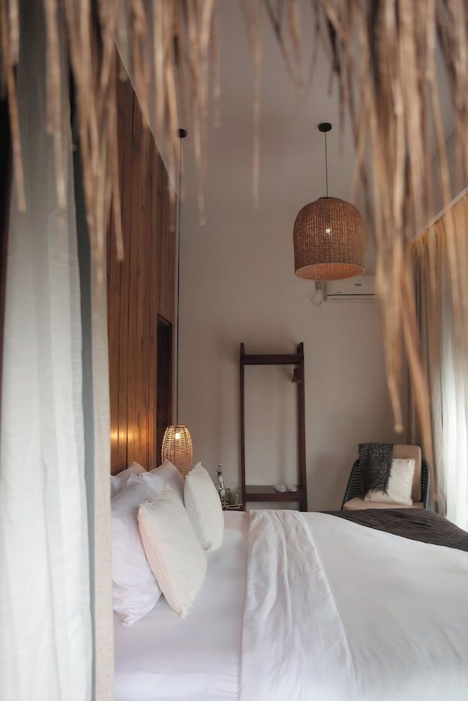 The KAZA Boutique Hotel Deluxe Studio, 1 King Bed, Balcony 12