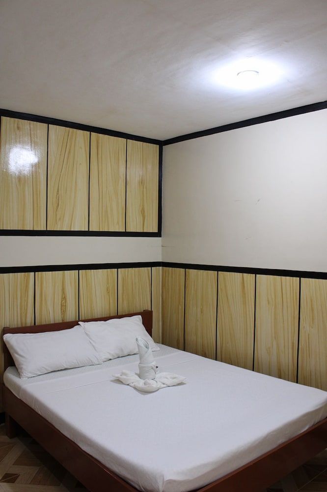 Agustin El Nido Inn Basic Double Room 9