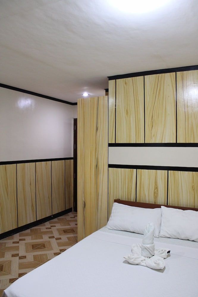 Agustin El Nido Inn Basic Double Room 6