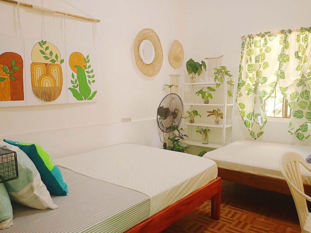 Amwani Garden Family Twin Room, Garden View 9