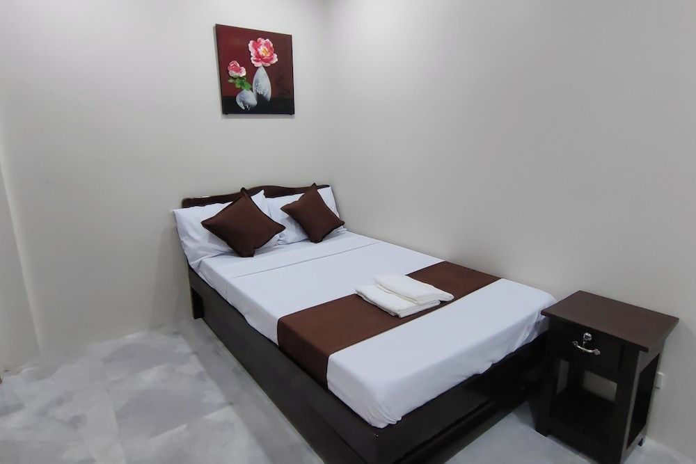 Jmorino Pension House Palawan City Center Double Room 2