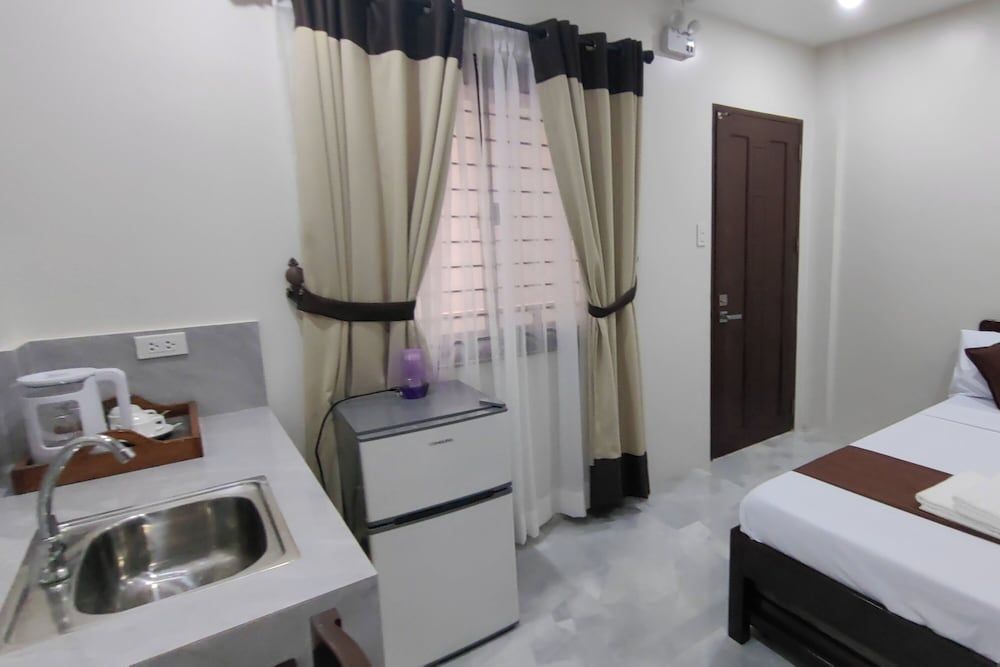 Jmorino Pension House Palawan City Center Double Room 4