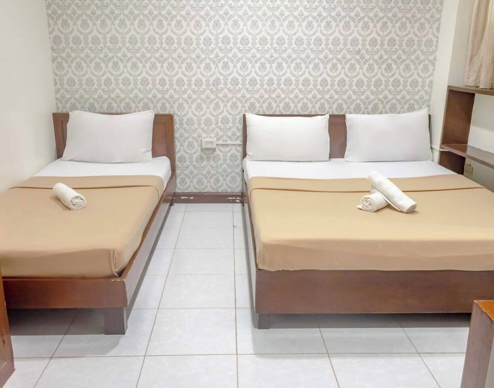 Davao Hub Dormitel Bed & Breakfast Family Room, Multiple Beds 5