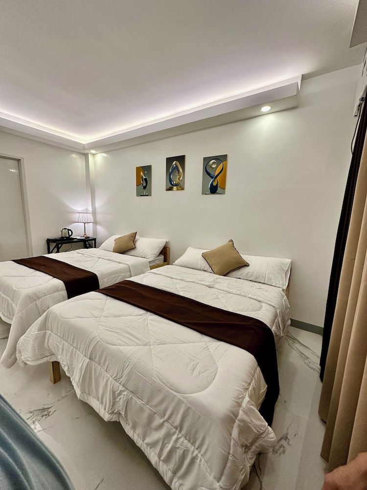 Casa Vina El Nido Family Quadruple Room, Private Bathroom, Partial Ocean View 3