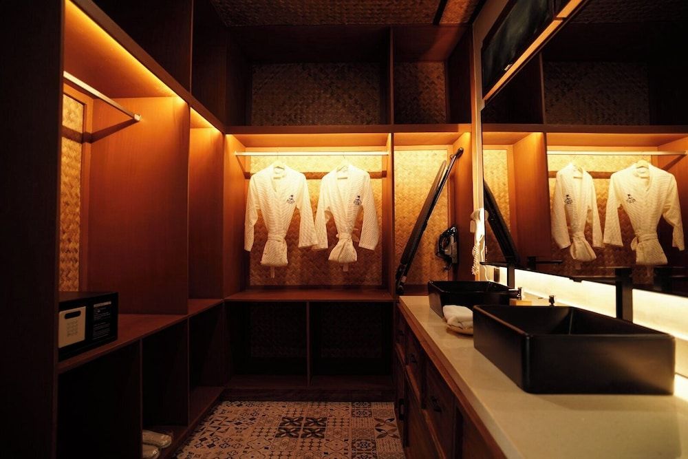 Station One Beach Resort El Nido Deluxe Suite, Sea View 5