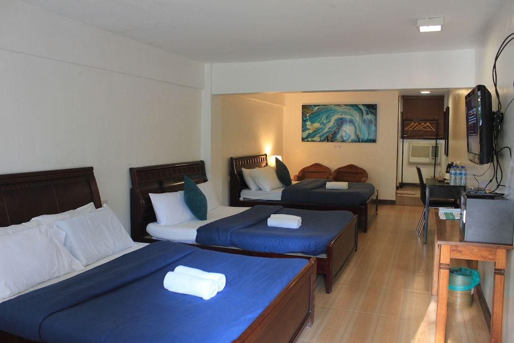 Family Room, Multiple Beds