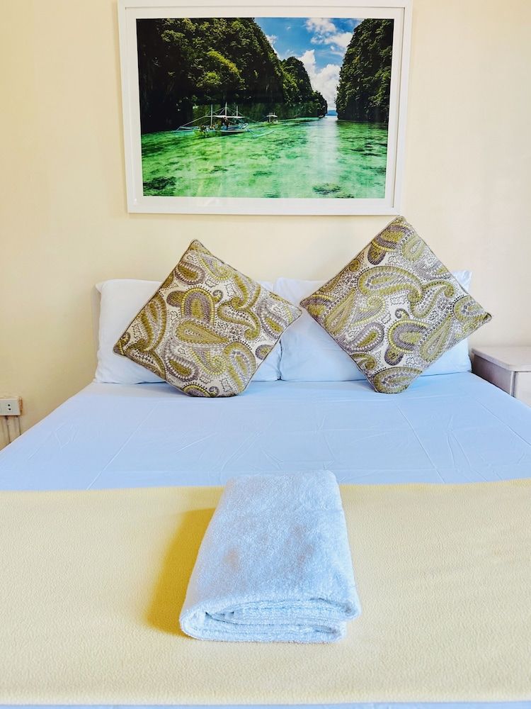 Paragua Deluxe Double Room 4