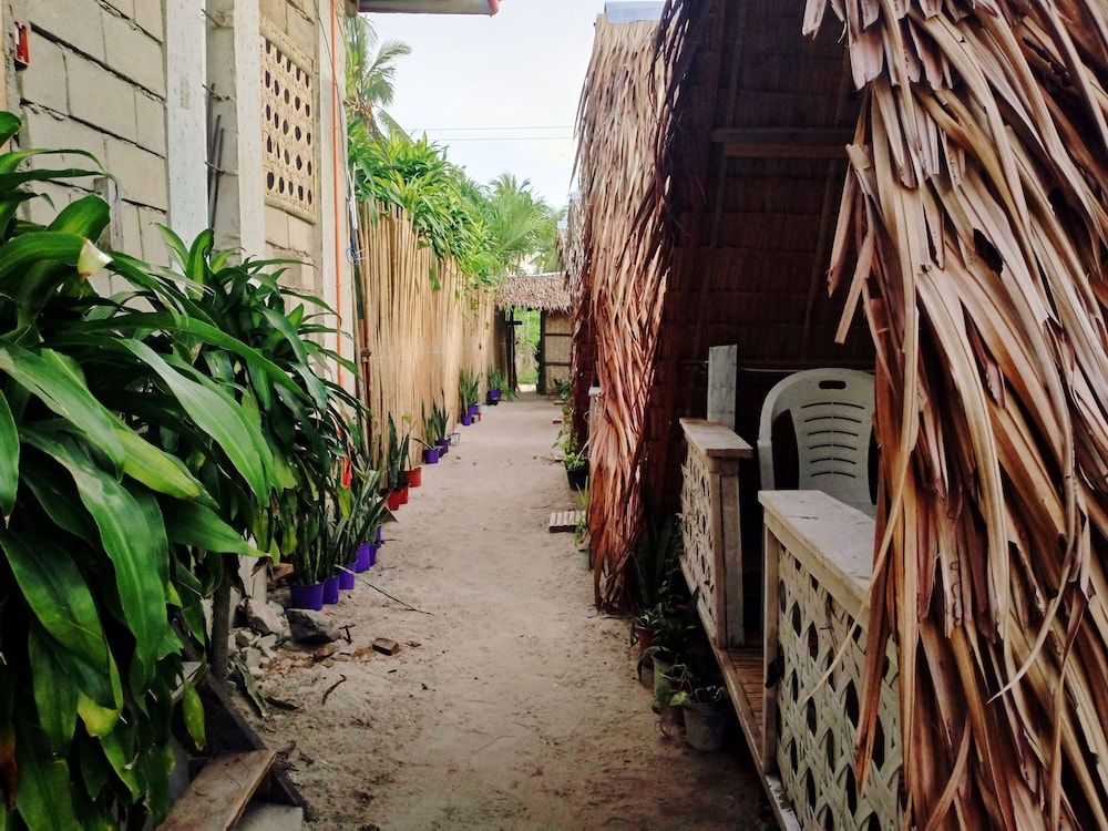 Amwani Breeze Comfort Cottage, 1 Queen Bed, Shared Bathroom, Partial Sea View 14