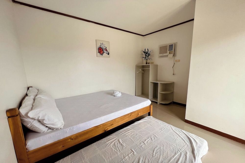 Brenmariel Tourist Inn El Nido Palawan Triple Room 2