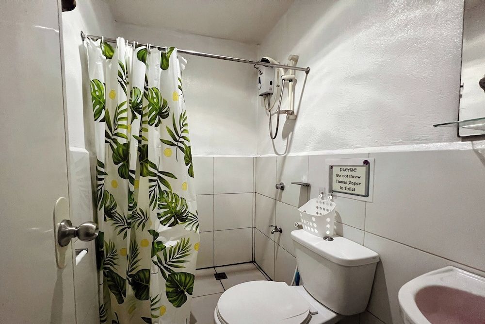 Brenmariel Tourist Inn El Nido Palawan Family Room 4