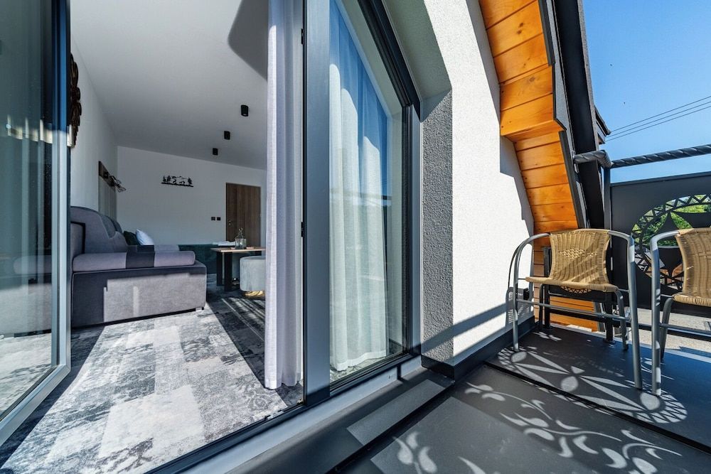 Willa Folk & Prestige Pokoj 4-osobowy z balkonem i widokiem na gory 3