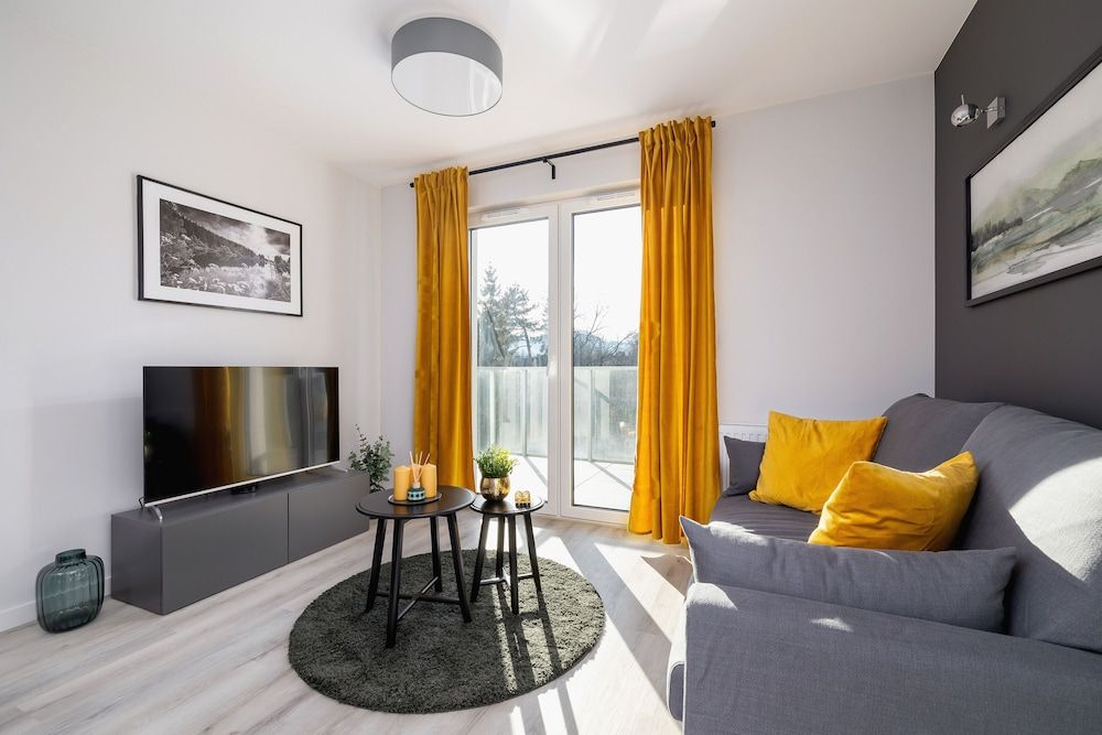 Apartment, 1 Bedroom, Balcony, Mountain View