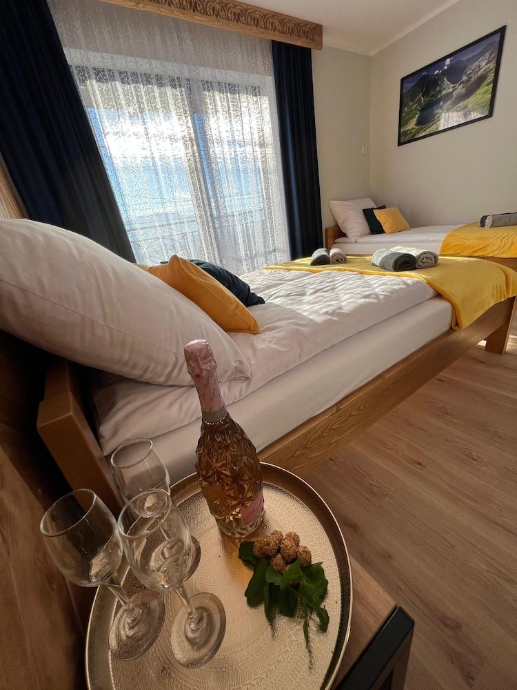 Standard Triple Room, Balcony, Mountainside (1)
