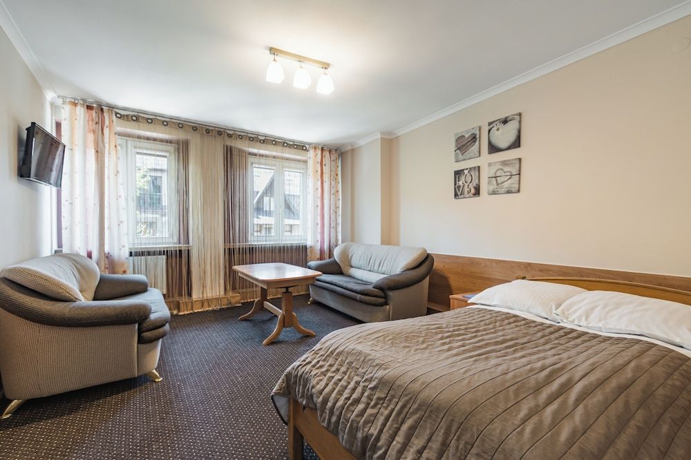 Classic Condo, 2 Bedrooms, Kitchen, City View