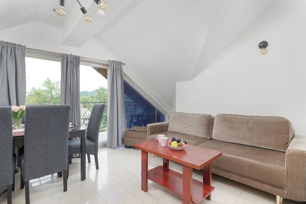 Apartment, 3 Bedrooms, Pool Access, Mountain View
