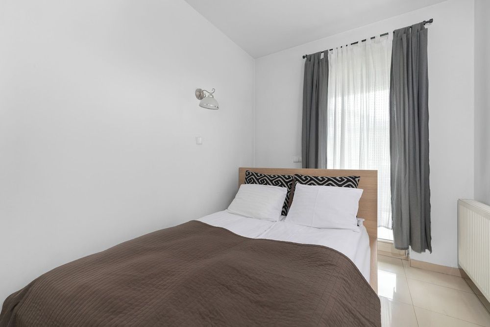 Apartment, 3 Bedrooms, Pool Access
