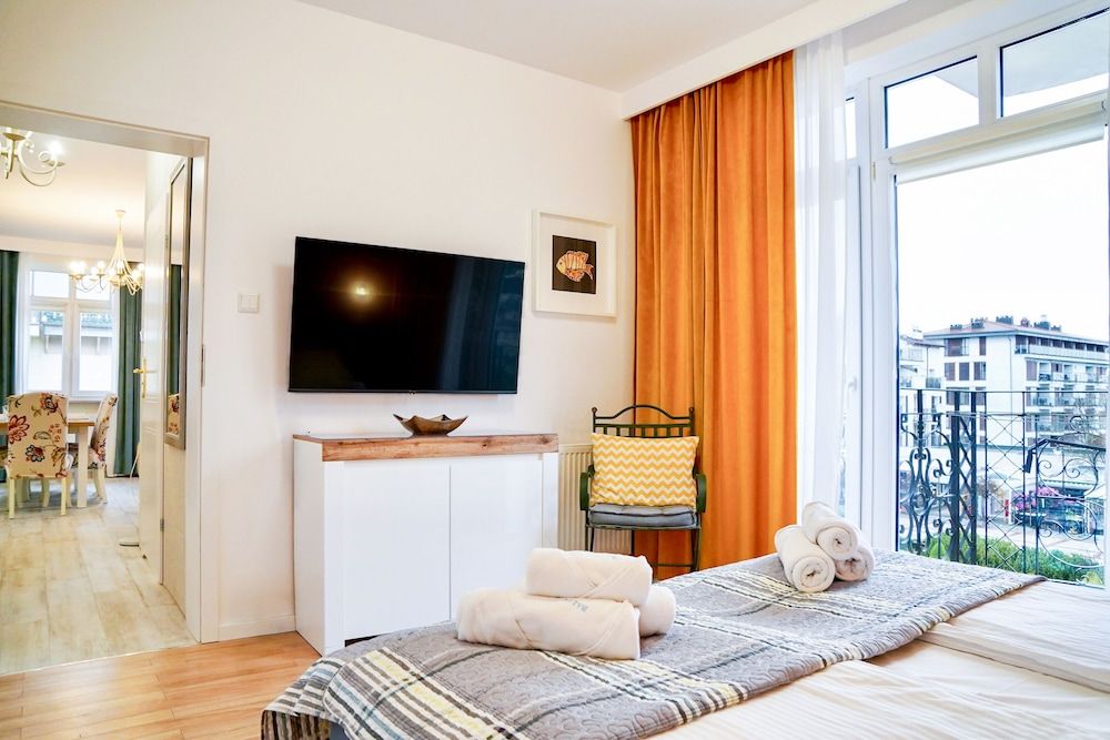 Deluxe Suite, City View