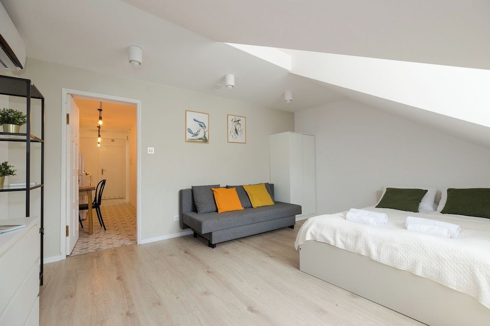 Classic Studio Suite, City View