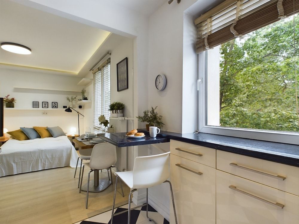 Cosy Studio for 2 by Renters