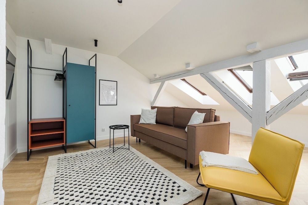 Business Apartment, City View