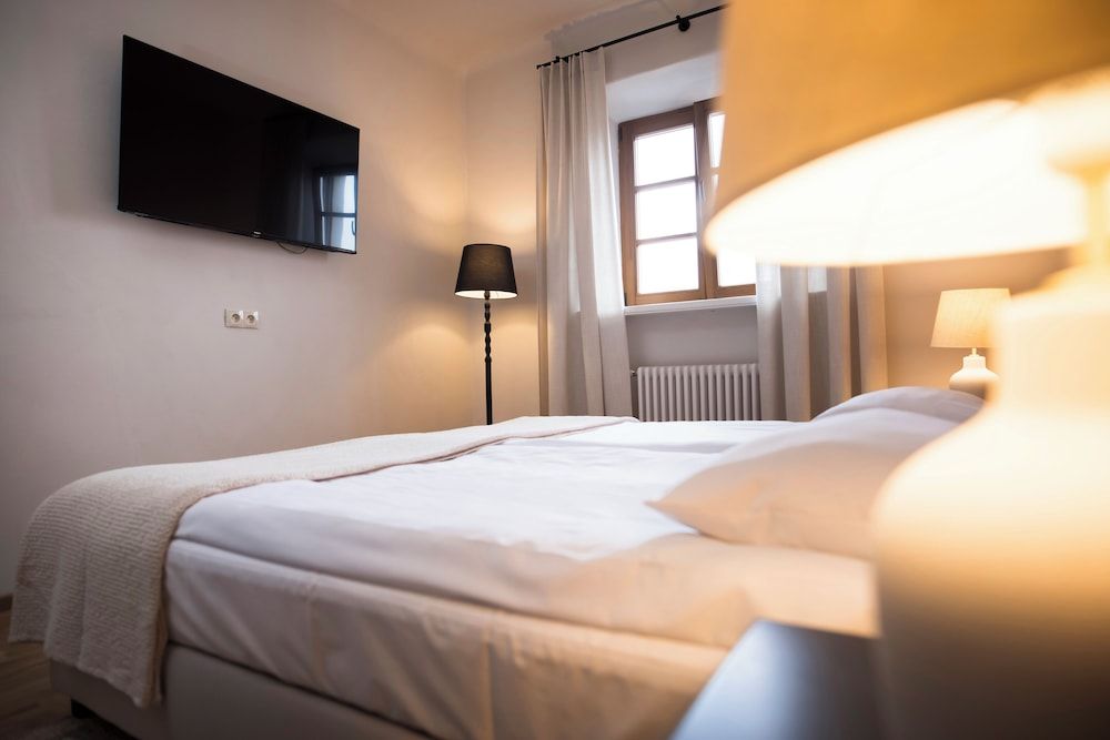 Fontana Boutique Comfort Suite 6