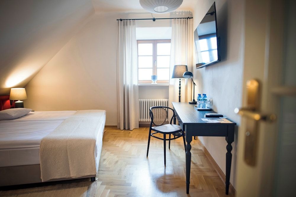 Fontana Boutique Comfort Suite 3