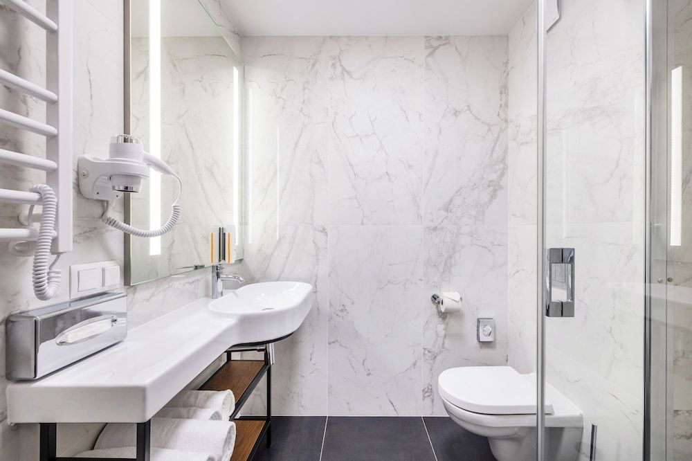 Hotel Opera Classic Single Room 4