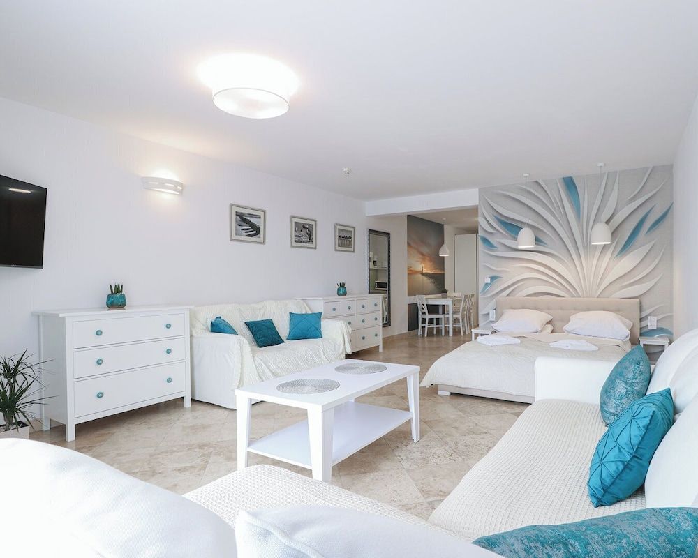Deluxe Studio Suite