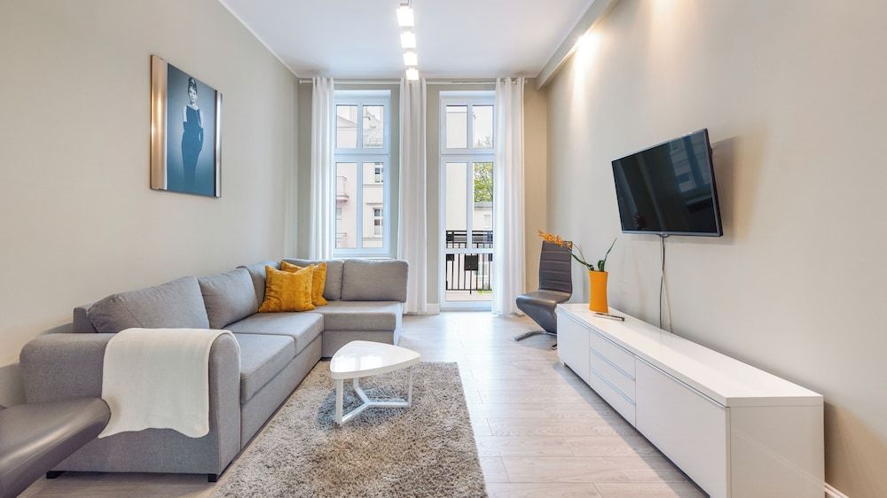 Apartment (2A)