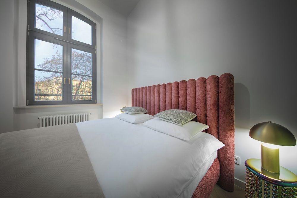 Boulevard Drobnera Residence Timeless Deluxe with city view 2