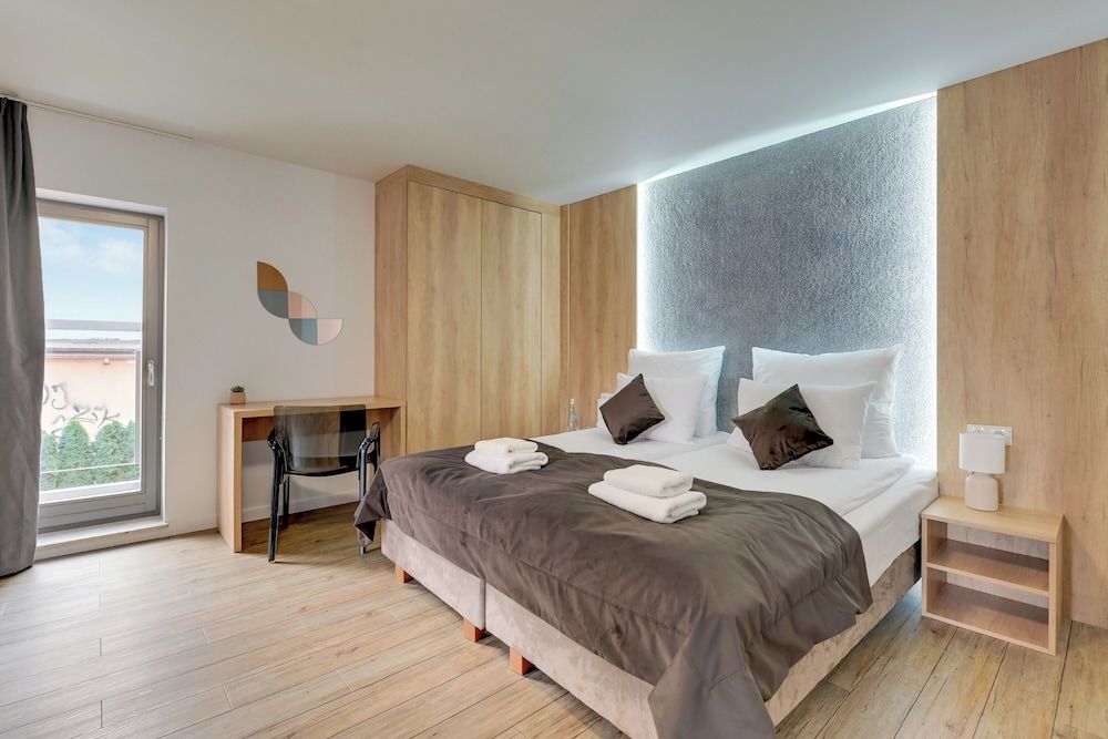 Waterlane Riverside - SPA, Pool, Gym & Parking by Downtown Apartments Deluxe Apartment 13