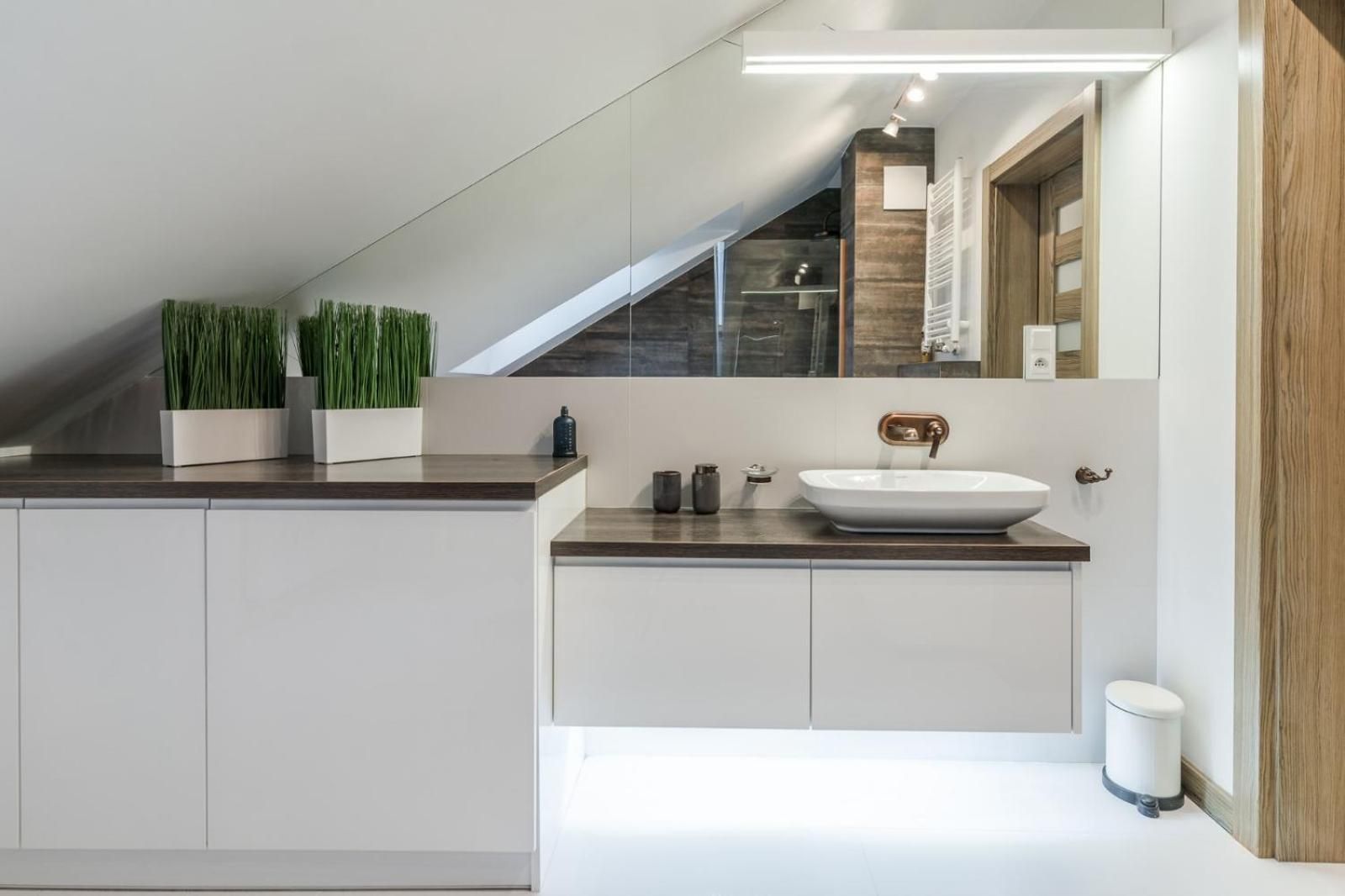 Superior One-Bedroom Apartment with Balcony