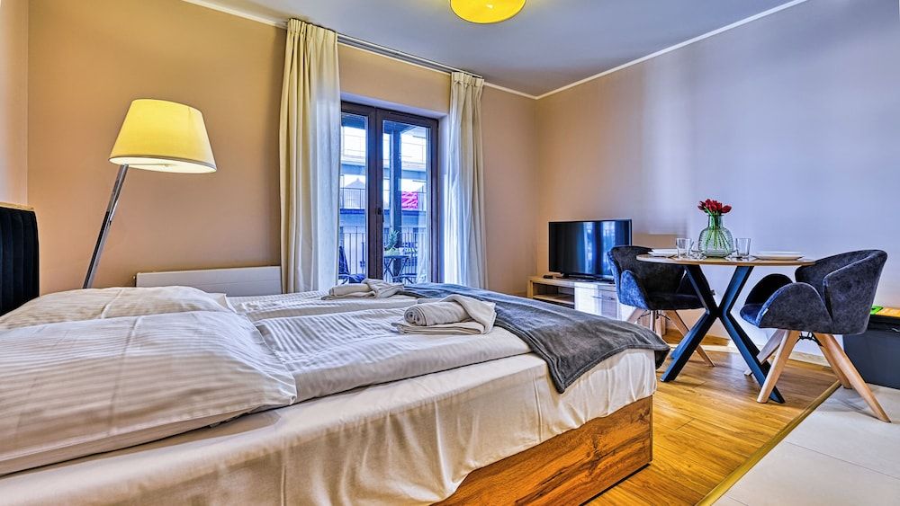 Apartment (242)