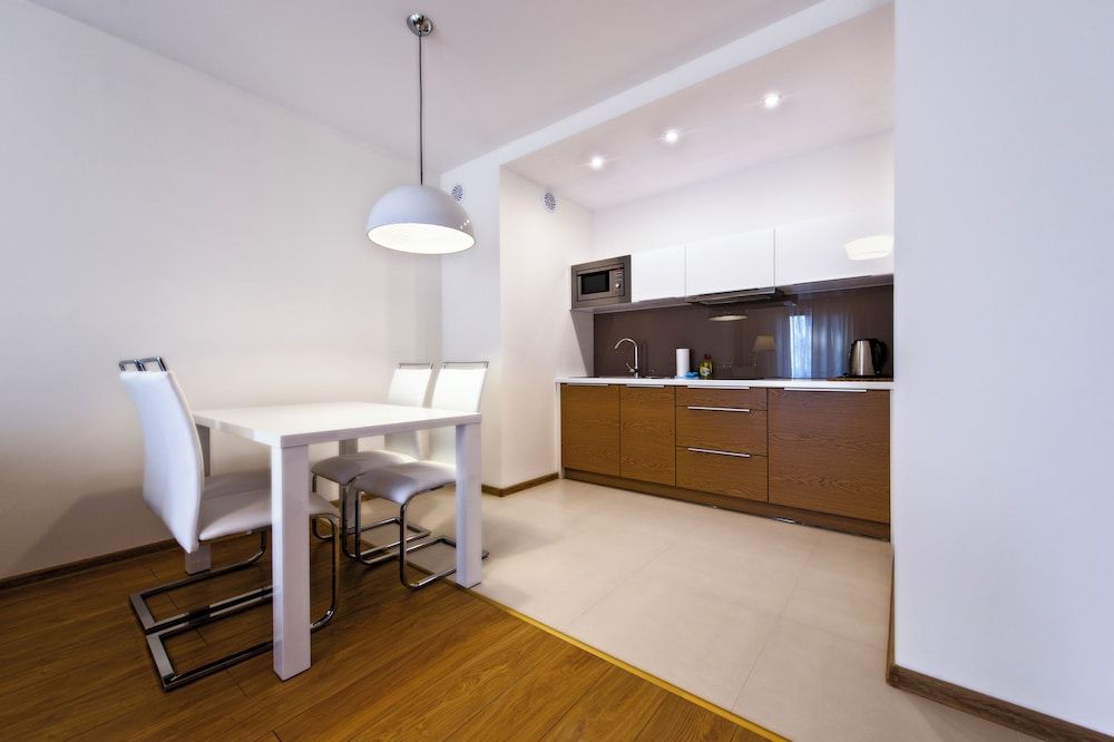 Apartment (209)