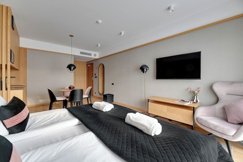 Deo Plaza by Downtown Apartments Comfort Apartment 5